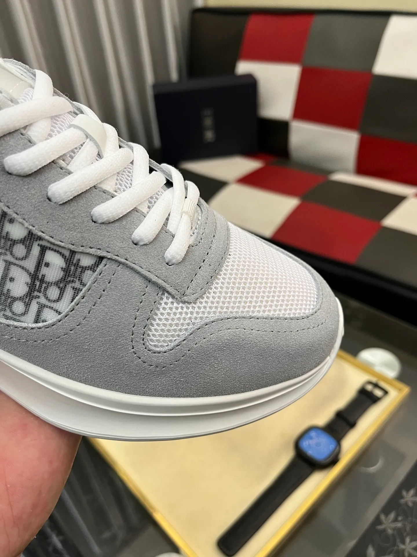 Men's shoes💰: 360⌚️⌚️Dior】Dior's new men's genuine leather casual shoes, the highest version on the market, any comparison is welcome🆚! The original leather has excellent texture and is super high-end! Fetal sheep net lining imported from Italy, removable pad! Luxurious materials and fine workmanship, highly recommended! Code number: 38-444️⃣Colors available